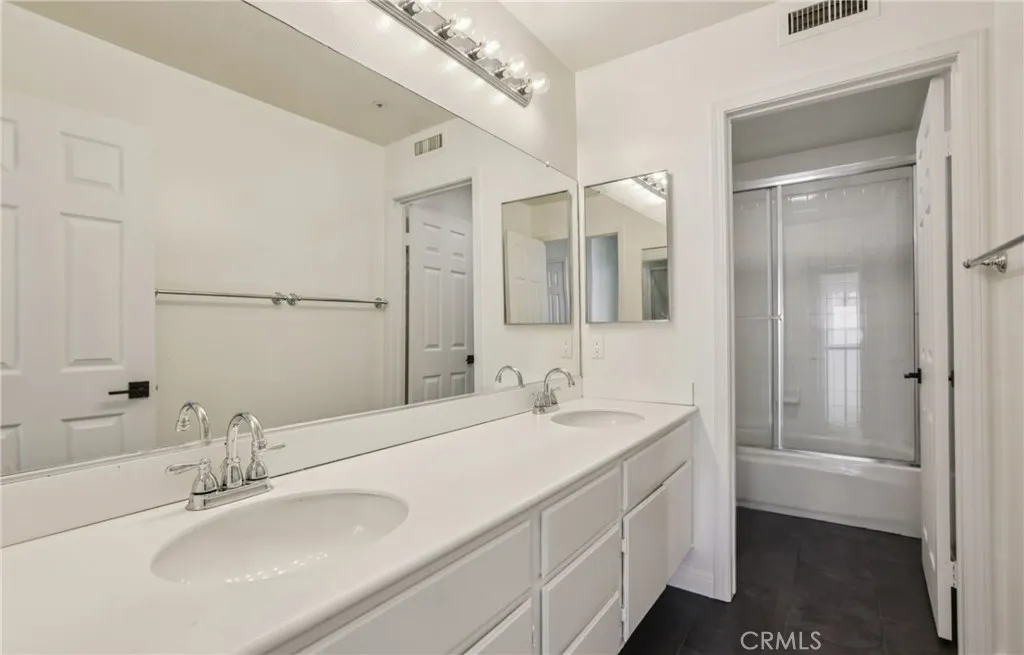 6233 Penfield Avenue, Woodland Hills, California 91367 home-pic-30