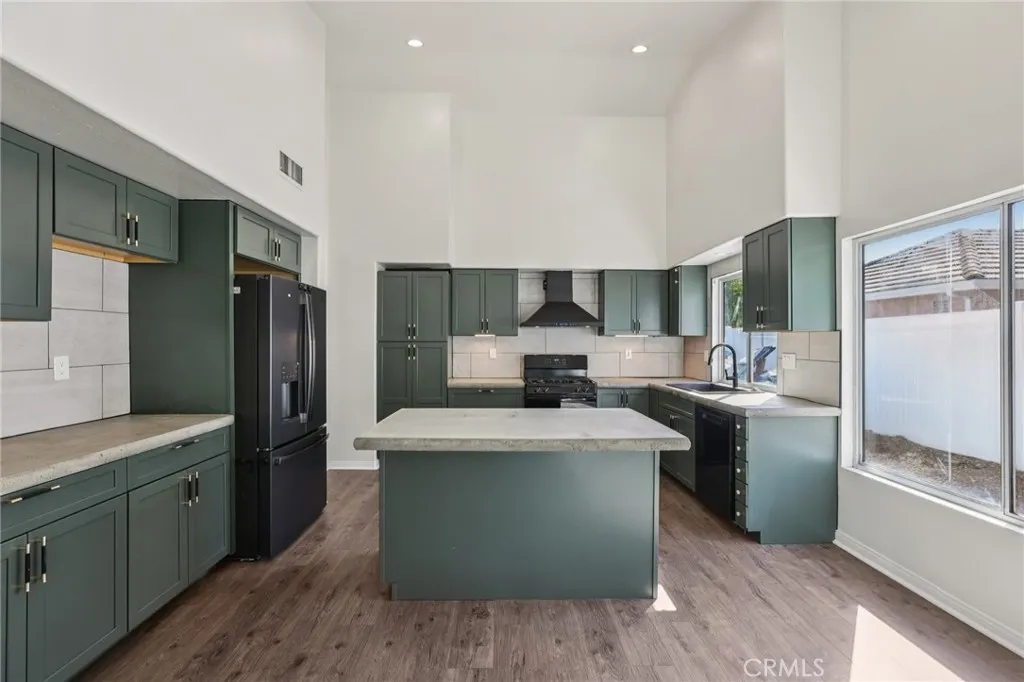 6233 Penfield Avenue, Woodland Hills, California 91367 home-pic-10