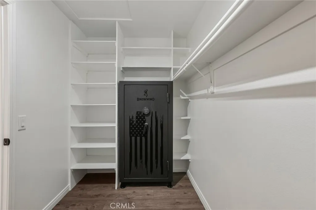 6233 Penfield Avenue, Woodland Hills, California 91367 home-pic-28