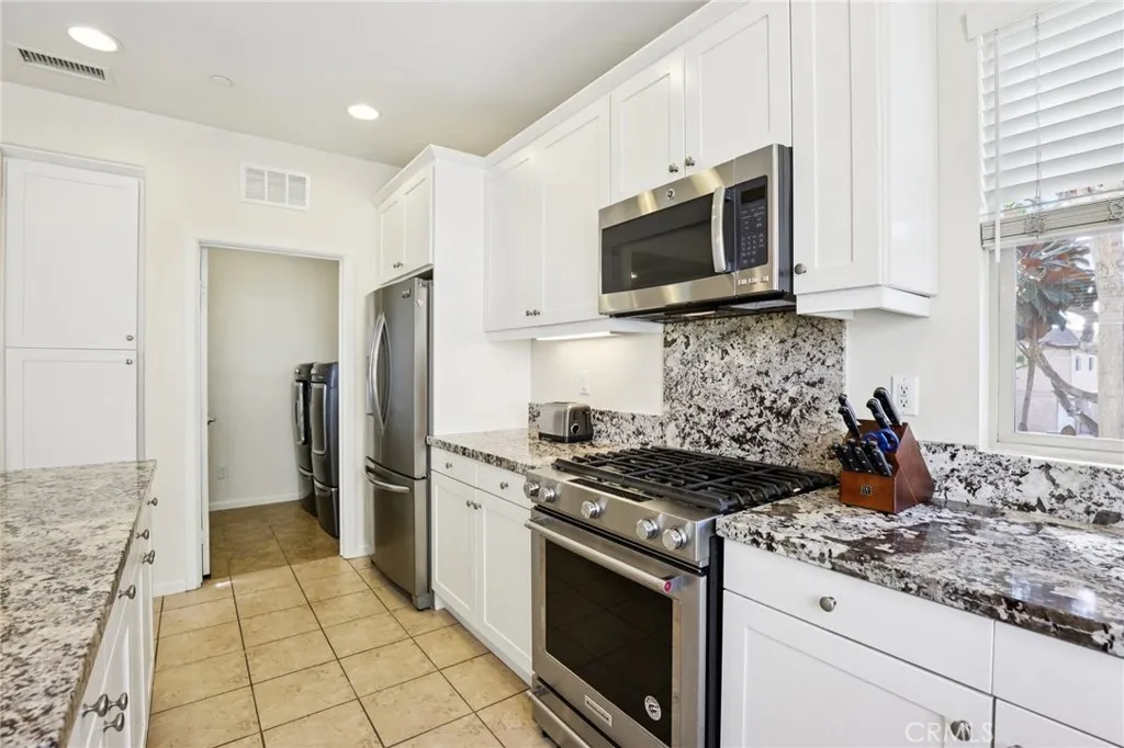 2173 Harmony Way, Costa Mesa, California 92627 home-pic-8