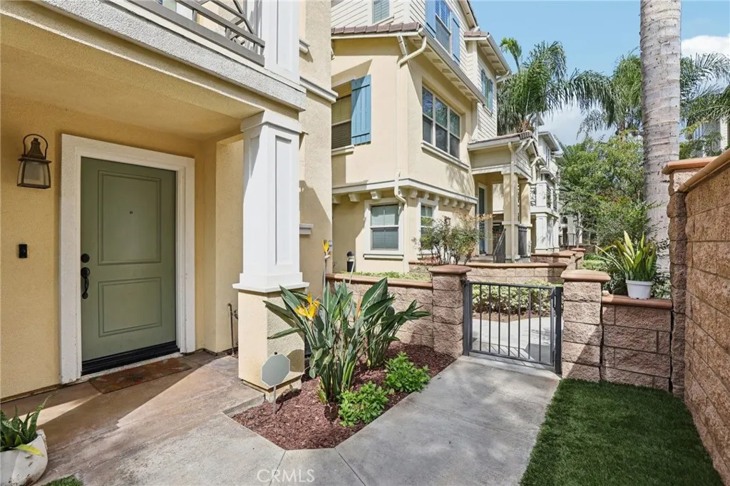 2173 Harmony Way, Costa Mesa, California 92627 home-pic-2