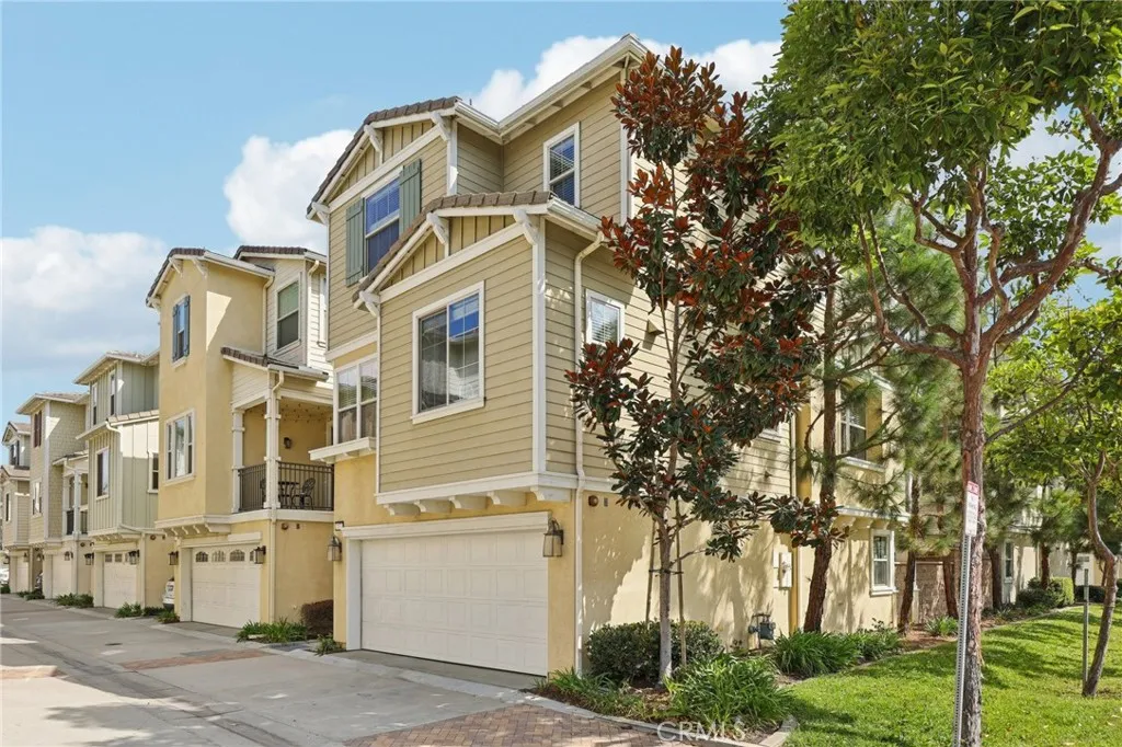 2173 Harmony Way, Costa Mesa, California 92627 home-pic-1
