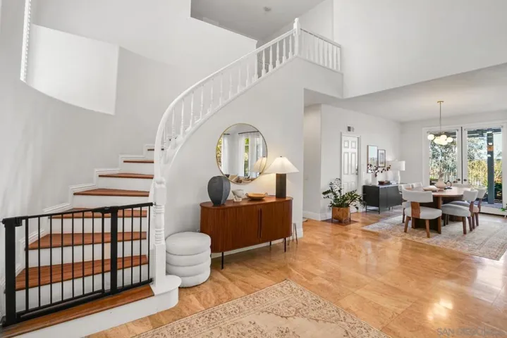 1597 Parkview Dr, Vista, California 92081