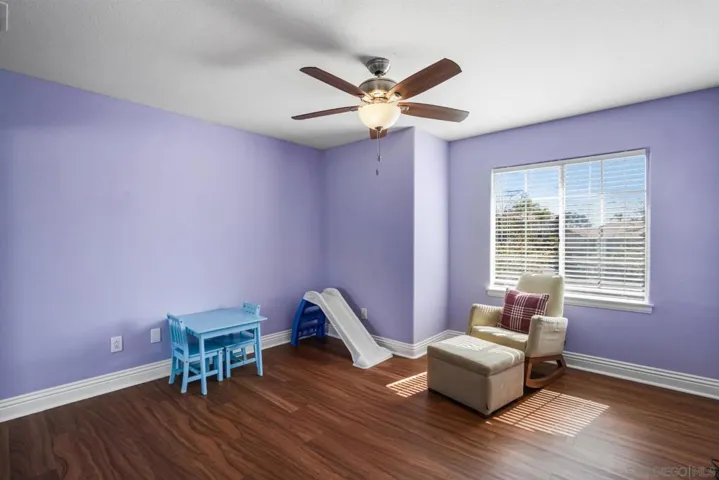 1597 Parkview Dr, Vista, California 92081