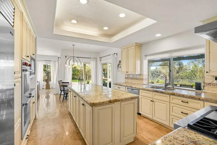 1597 Parkview Dr, Vista, California 92081
