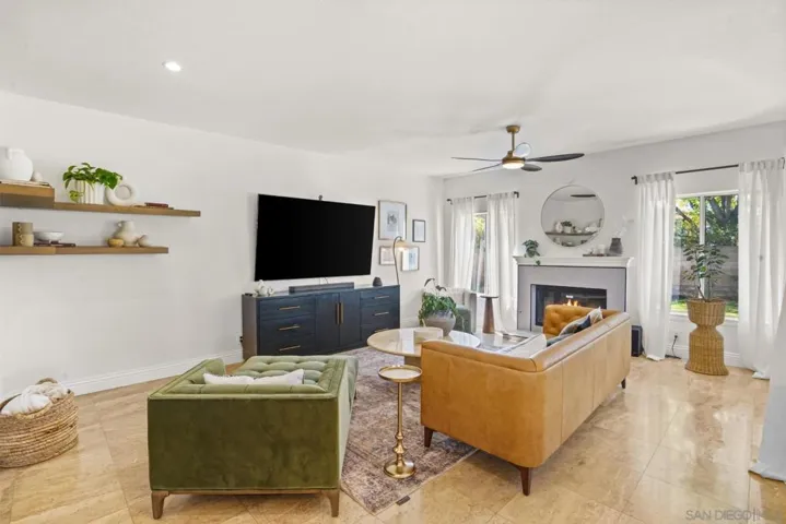 1597 Parkview Dr, Vista, California 92081