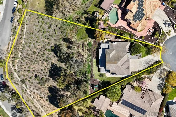 1597 Parkview Dr, Vista, California 92081