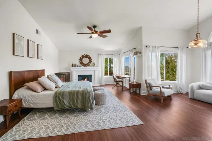 1597 Parkview Dr, Vista, California 92081