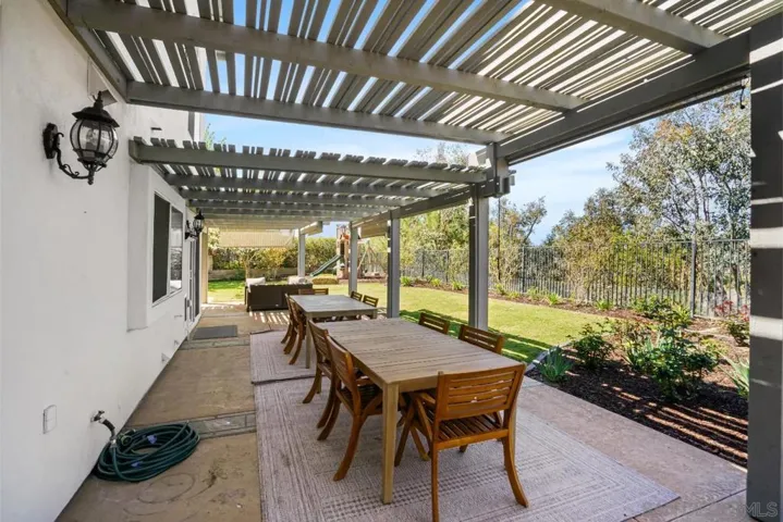1597 Parkview Dr, Vista, California 92081