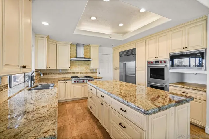 1597 Parkview Dr, Vista, California 92081