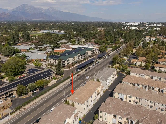 A short distance to Claremont Village and the Colleges
