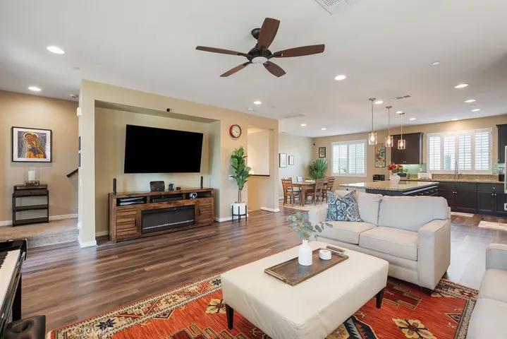 843 Seville, Pomona, California 91767