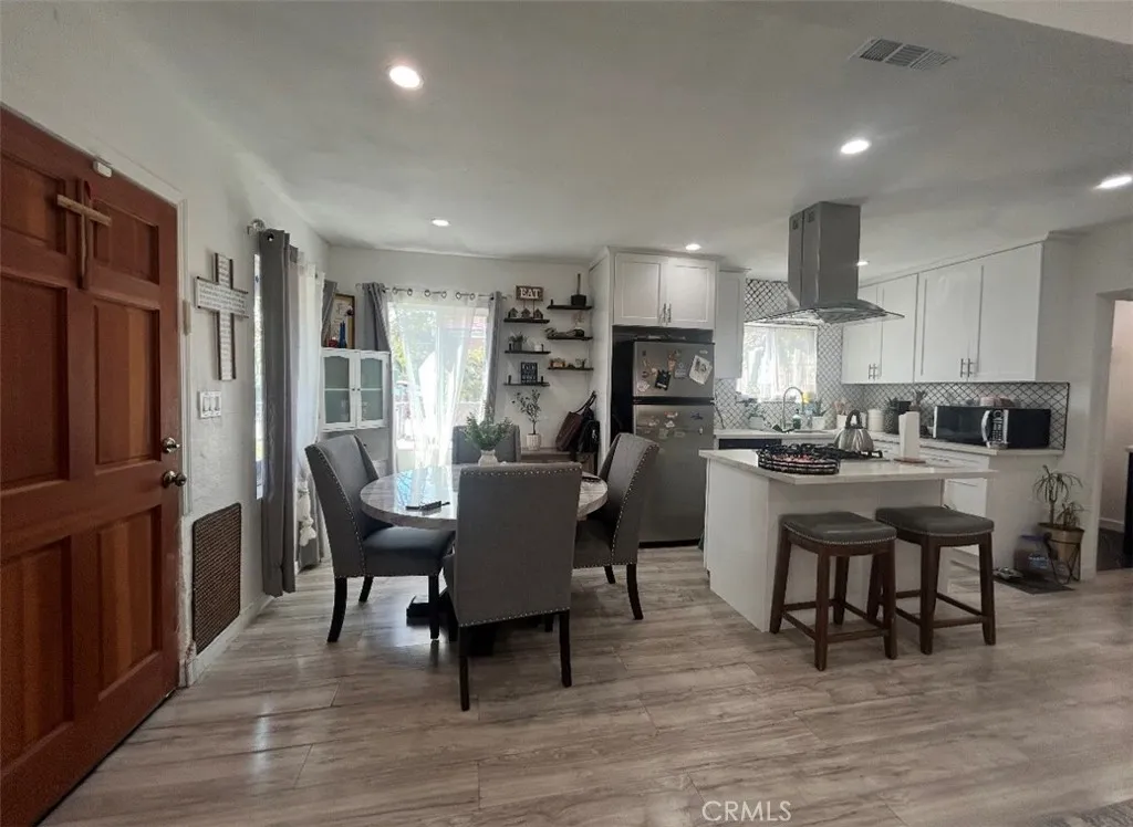 1715 W 155th St, Compton, California 90220 home-pic-3