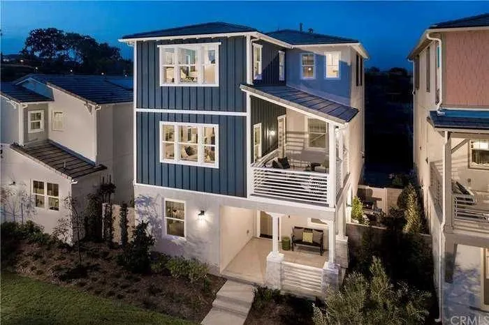 8 8 Vista Court, Pomona, California 91766 home-pic-1