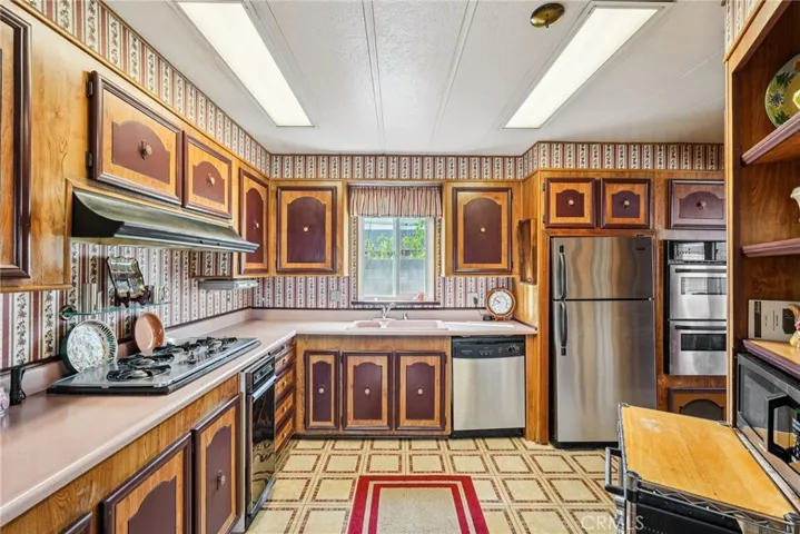 307 S Smith 15, Corona, California 92882