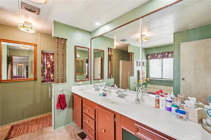 307 S Smith 15, Corona, California 92882