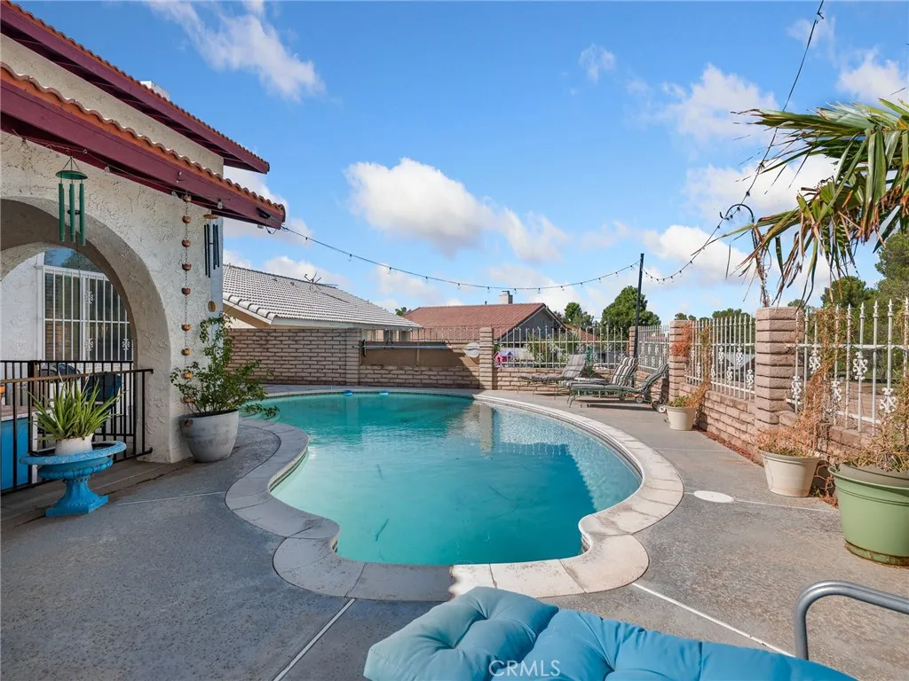 13916 Burning Tree Drive, San Bernardino, California 92395 home-pic-1