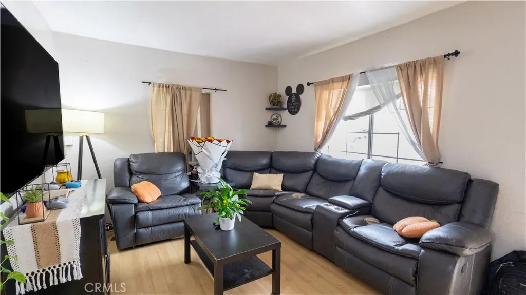 1023 Sentinel Avenue, Los Angeles, California 90063 home-pic-6