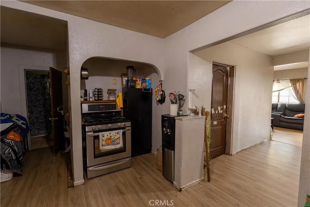 1023 Sentinel Avenue, Los Angeles, California 90063 home-pic-8