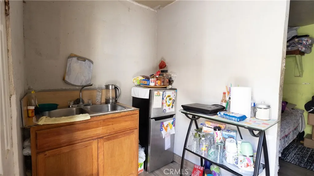 1023 Sentinel Avenue, Los Angeles, California 90063 home-pic-21