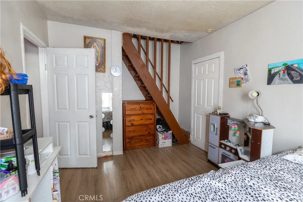 1023 Sentinel Avenue, Los Angeles, California 90063 home-pic-16