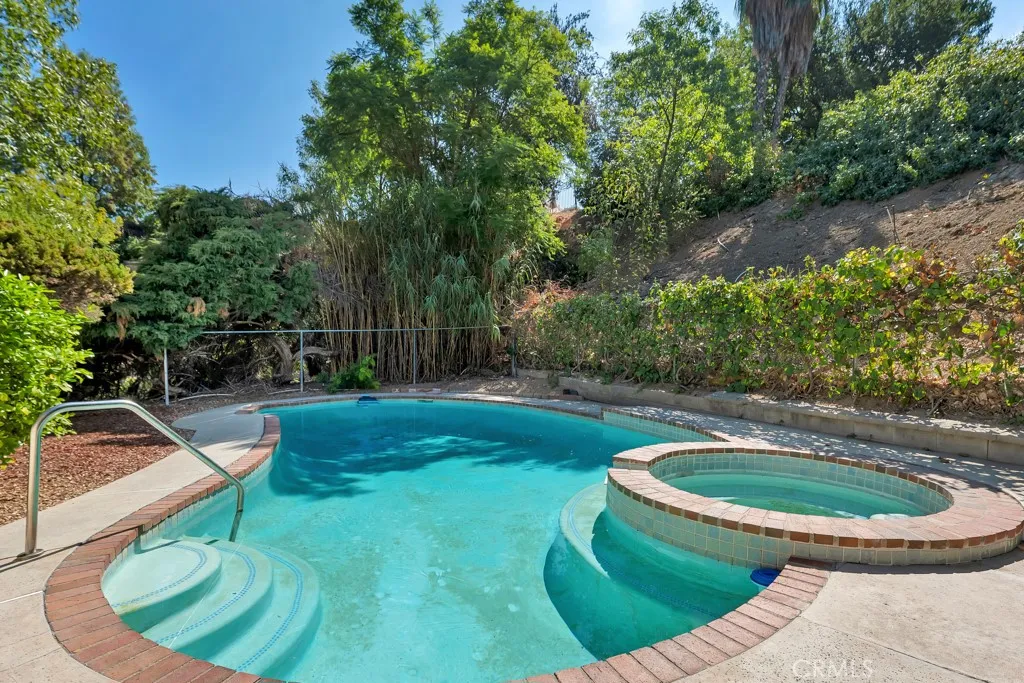 20466 Miranda, Woodland Hills, California 91367 home-pic-35