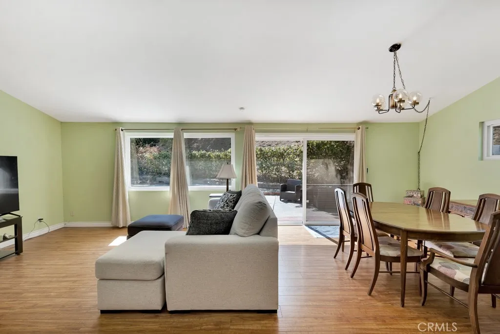 20466 Miranda, Woodland Hills, California 91367 home-pic-10