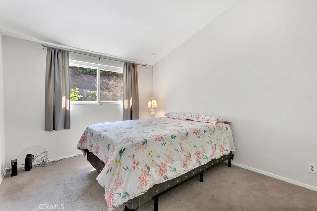 20466 Miranda, Woodland Hills, California 91367 home-pic-24