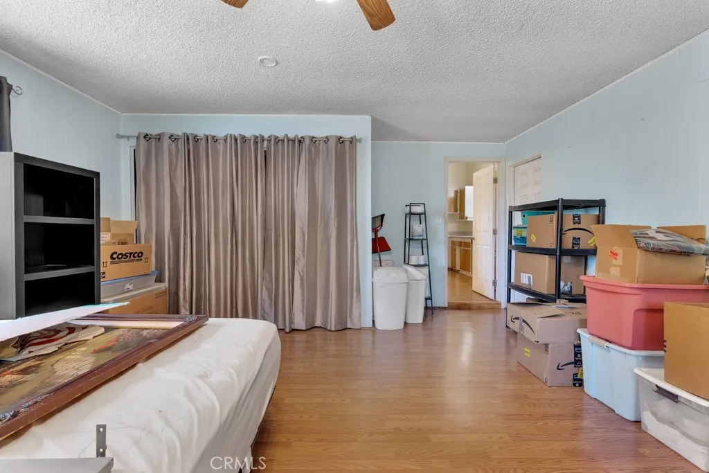 20466 Miranda, Woodland Hills, California 91367 home-pic-32