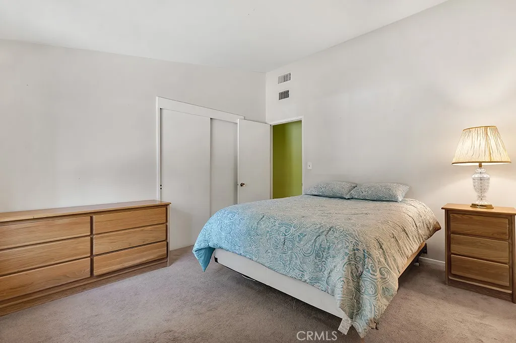 20466 Miranda, Woodland Hills, California 91367 home-pic-26