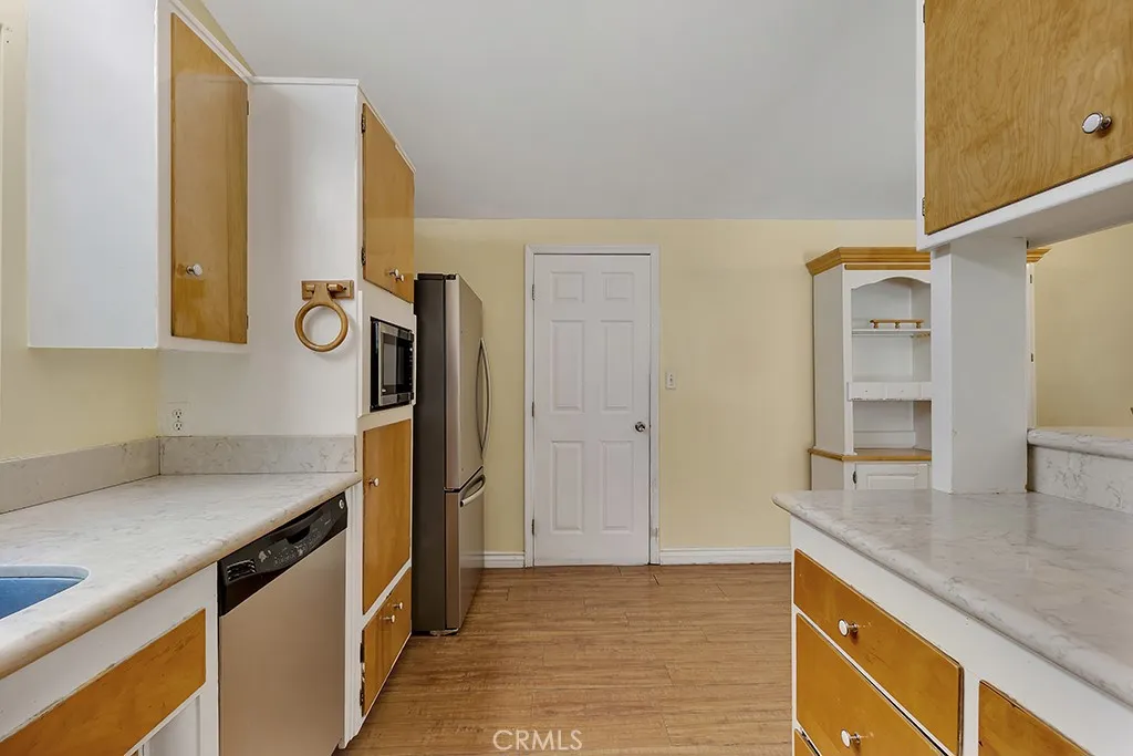 20466 Miranda, Woodland Hills, California 91367 home-pic-18