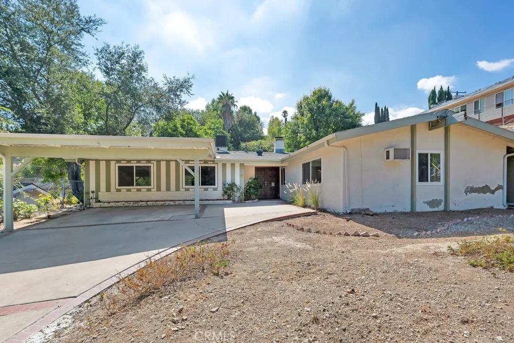 20466 Miranda, Woodland Hills, California 91367 home-pic-1