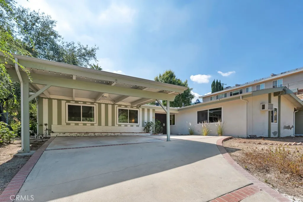 20466 Miranda, Woodland Hills, California 91367 home-pic-3