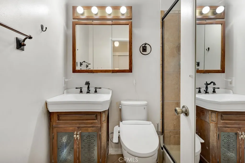 20466 Miranda, Woodland Hills, California 91367 home-pic-22