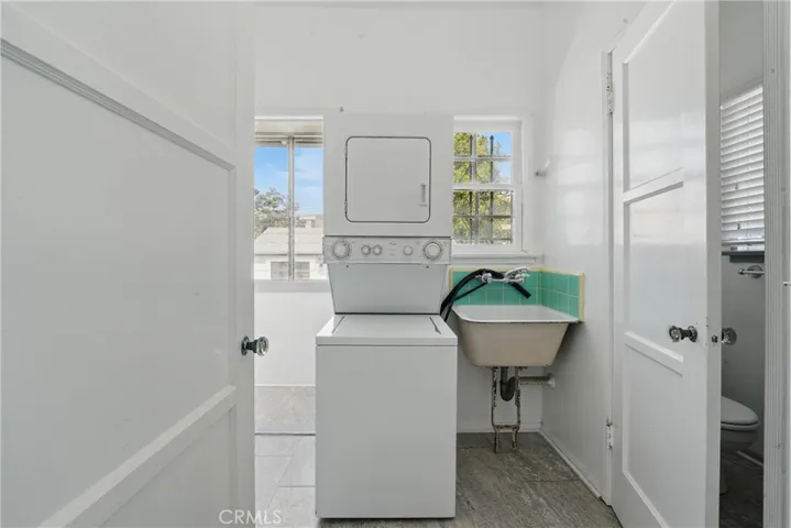 1327 S Burnside, Los Angeles, California 90019
