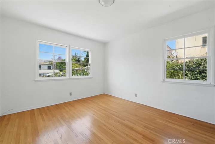 1327 S Burnside, Los Angeles, California 90019