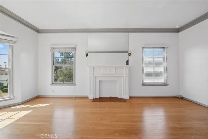 1327 S Burnside, Los Angeles, California 90019