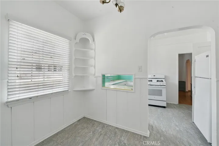 1327 S Burnside, Los Angeles, California 90019