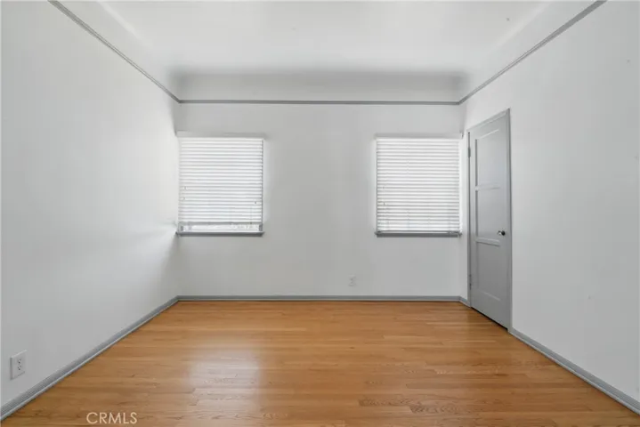 1327 S Burnside, Los Angeles, California 90019