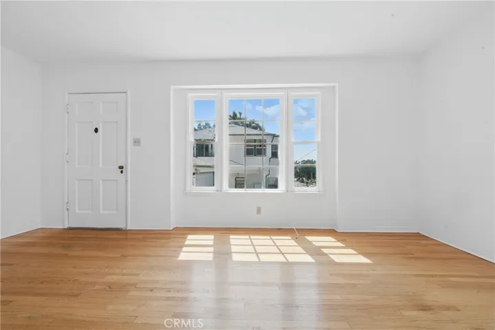 1327 S Burnside, Los Angeles, California 90019