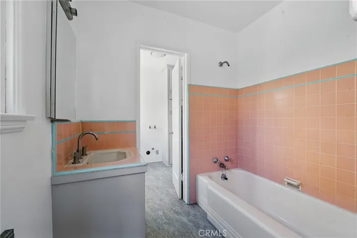 1327 S Burnside, Los Angeles, California 90019