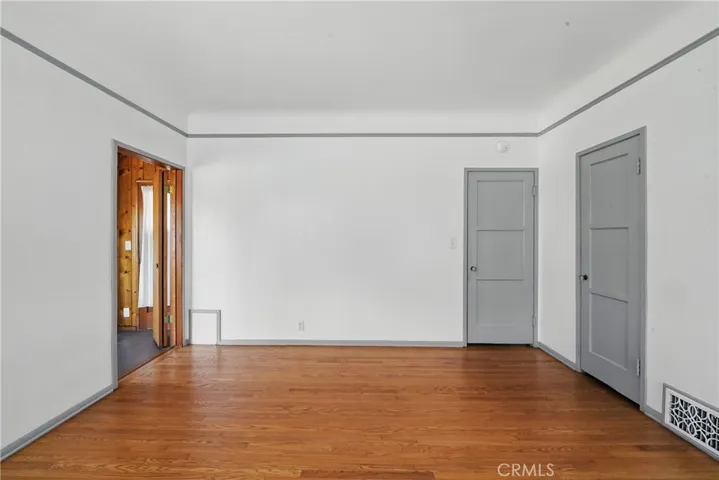 1327 S Burnside, Los Angeles, California 90019