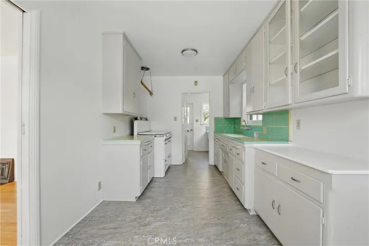1327 S Burnside, Los Angeles, California 90019