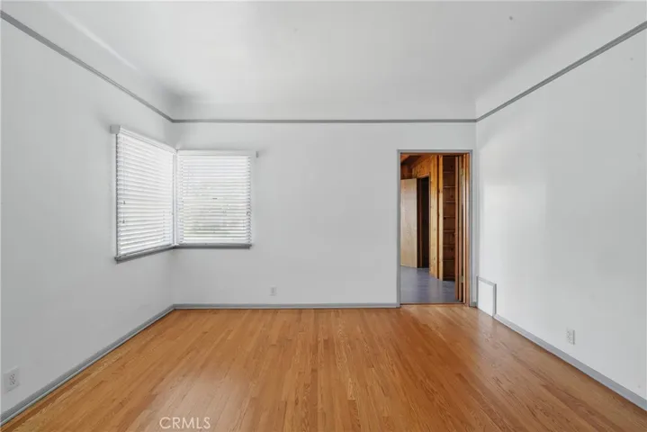 1327 S Burnside, Los Angeles, California 90019