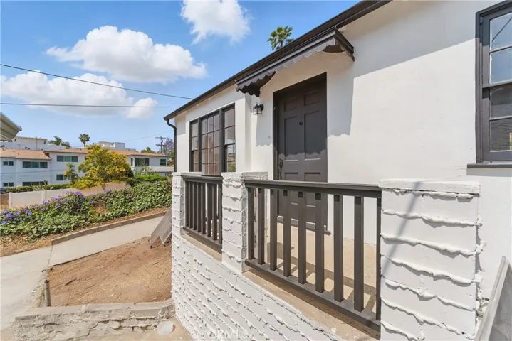1327 S Burnside, Los Angeles, California 90019