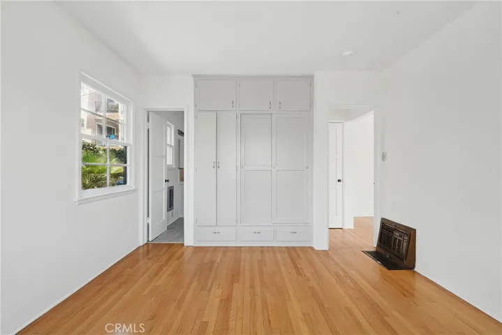 1327 S Burnside, Los Angeles, California 90019