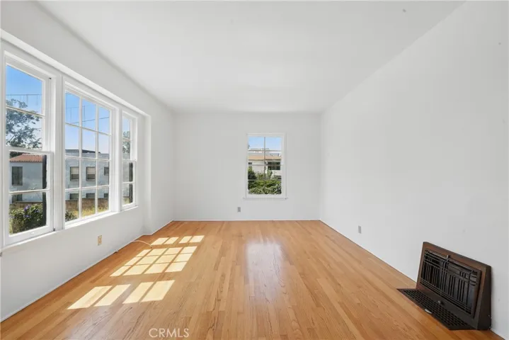1327 S Burnside, Los Angeles, California 90019