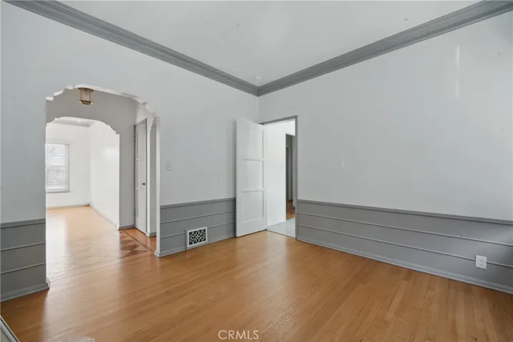 1327 S Burnside, Los Angeles, California 90019