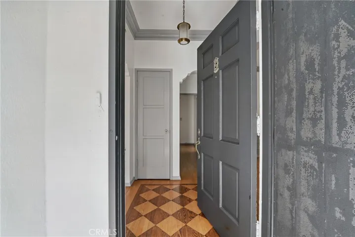 1327 S Burnside, Los Angeles, California 90019