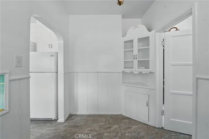1327 S Burnside, Los Angeles, California 90019